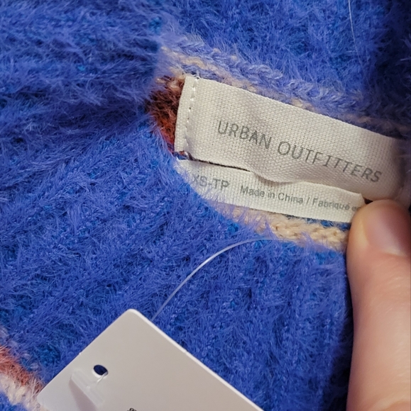 Urban Outfitters - Cleo Mock Neck Sweater - Picture 8 of 16